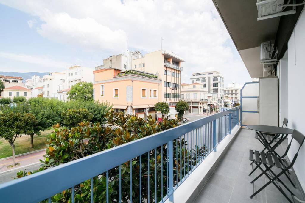 Belajo Central Apartment And Jacuzzi !! Volos Bagian luar foto