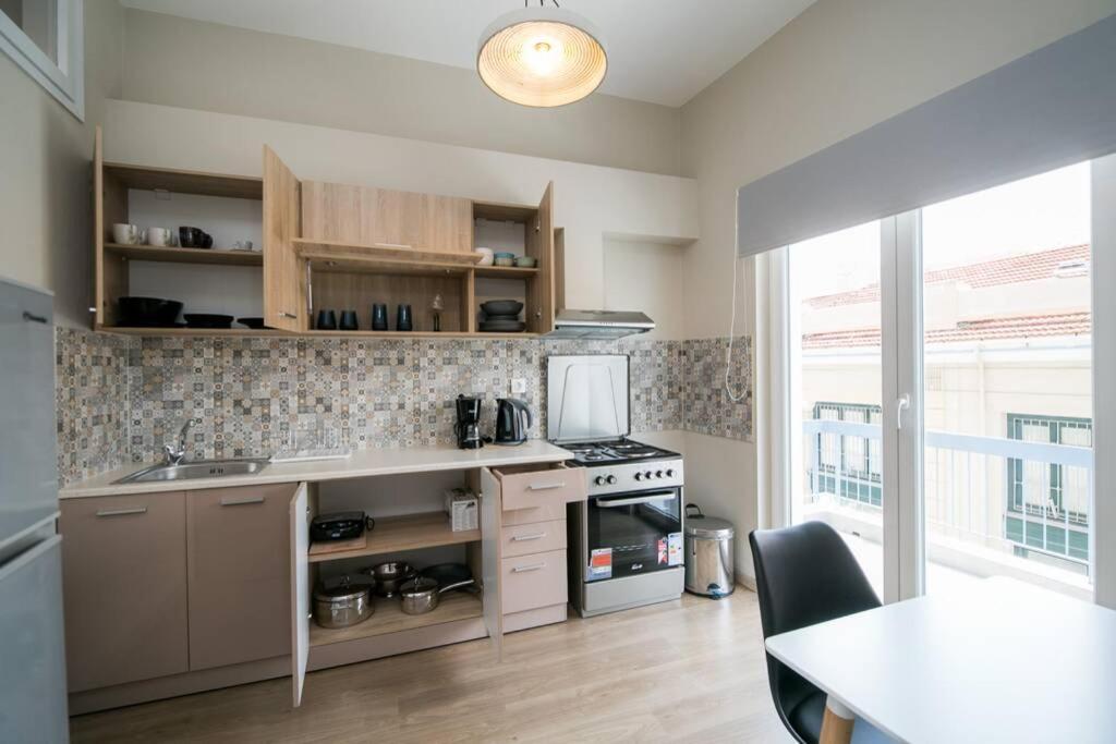 Belajo Central Apartment And Jacuzzi !! Volos Bagian luar foto