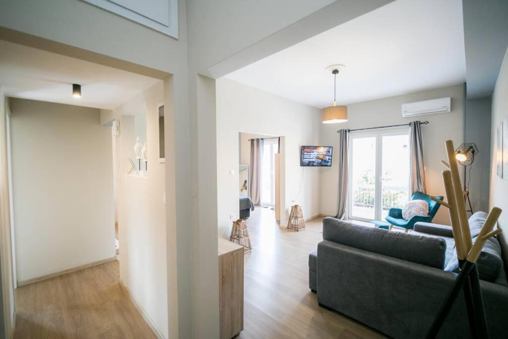 Belajo Central Apartment And Jacuzzi !! Volos Bagian luar foto